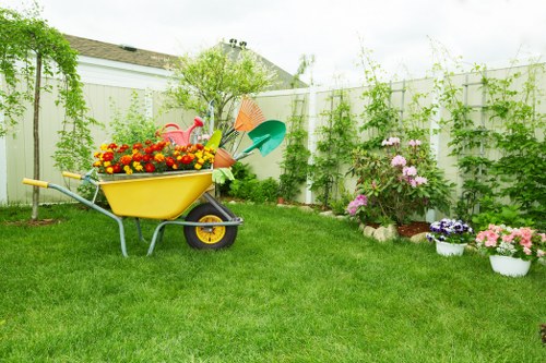Landscapers Osterley pricing discussion with garden waste and load-based quotes